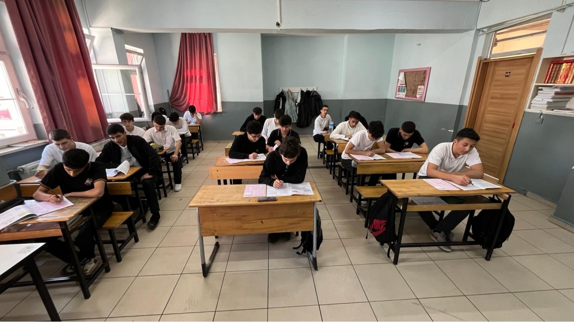 12.Sınıf Öğrencilerine Yönelik Seviye Tespit Sınavı Uygulandı